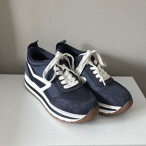 Steve Madden Navy and White Sneakers 8.5